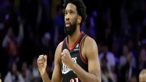 汪周雨荣获举重世界杯三项亚军